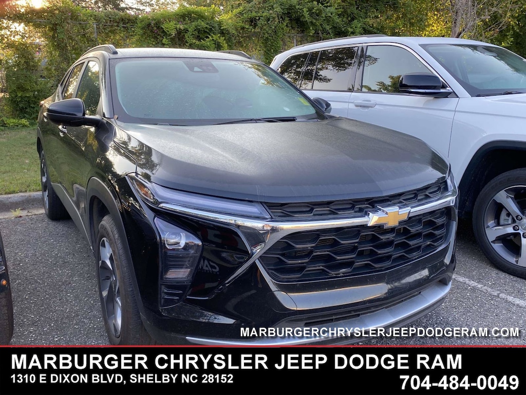 Used 2025 Chevrolet Trax LT SUV