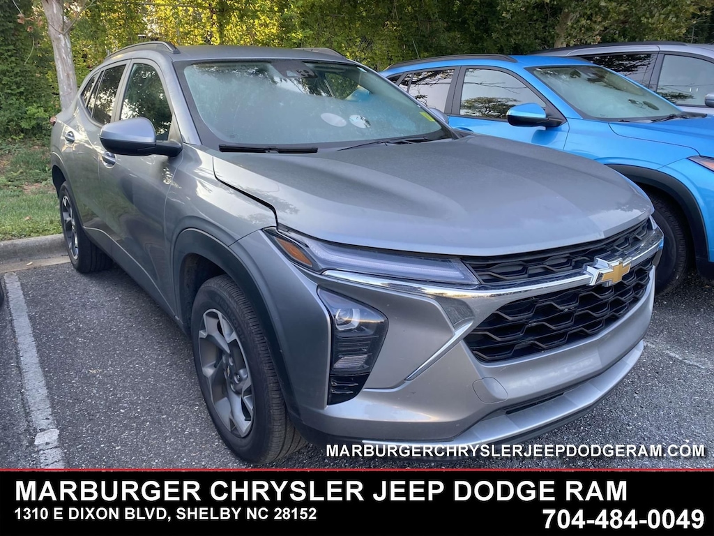 Used 2025 Chevrolet Trax LT SUV