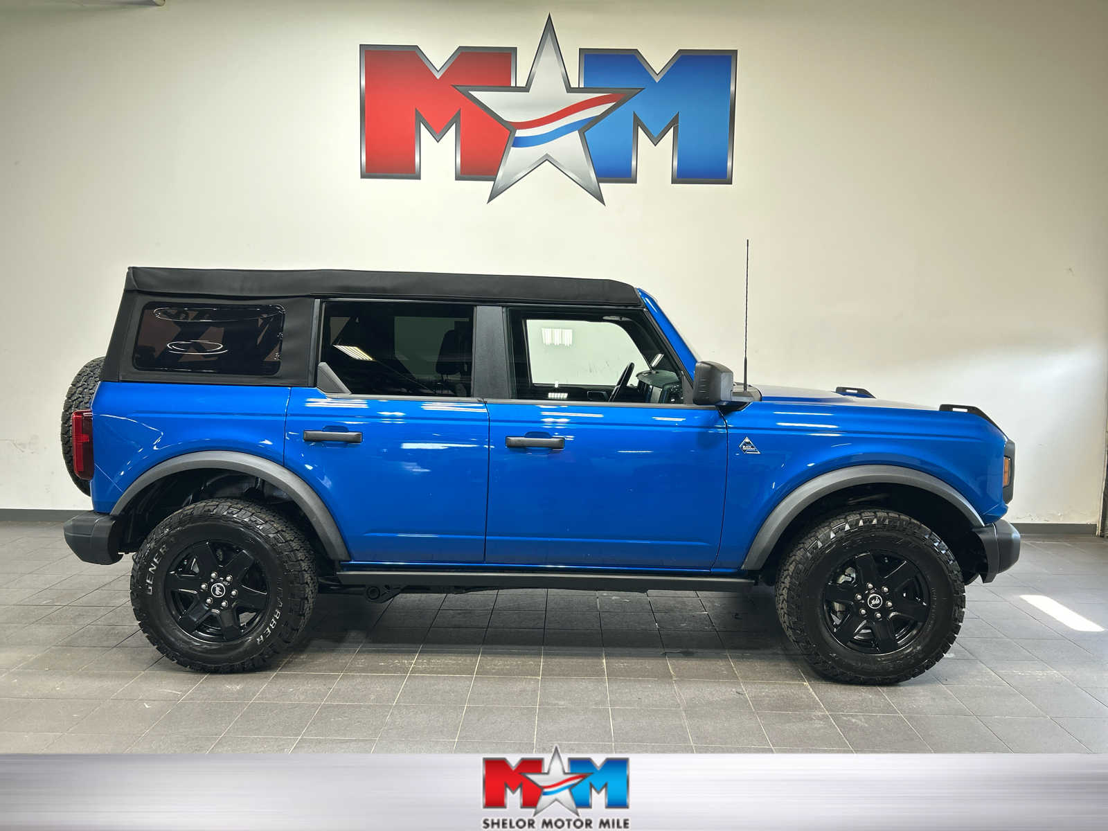2024 Ford Bronco 4-Door Black Diamond