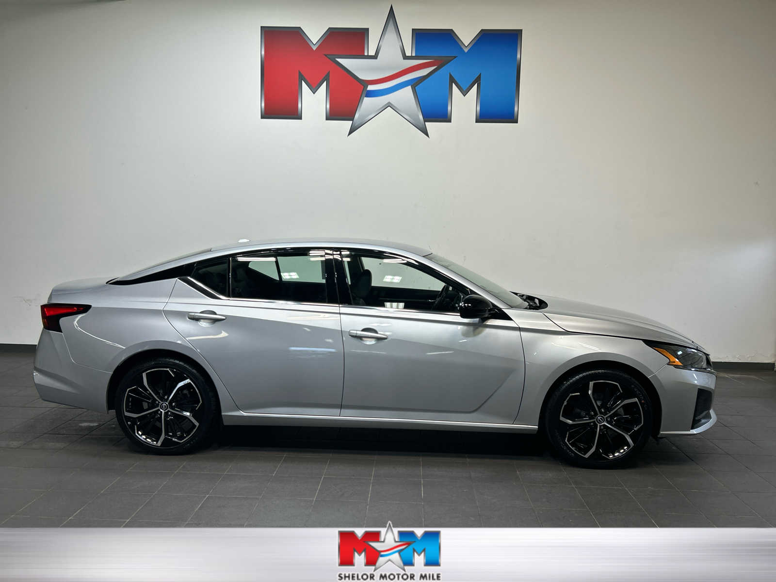 2023 Nissan Altima SR