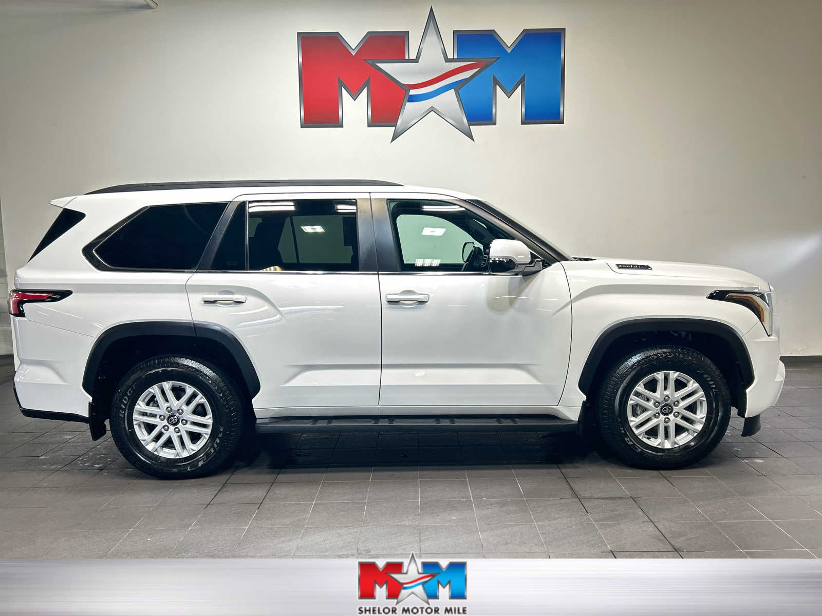2025 Toyota Sequoia SR5