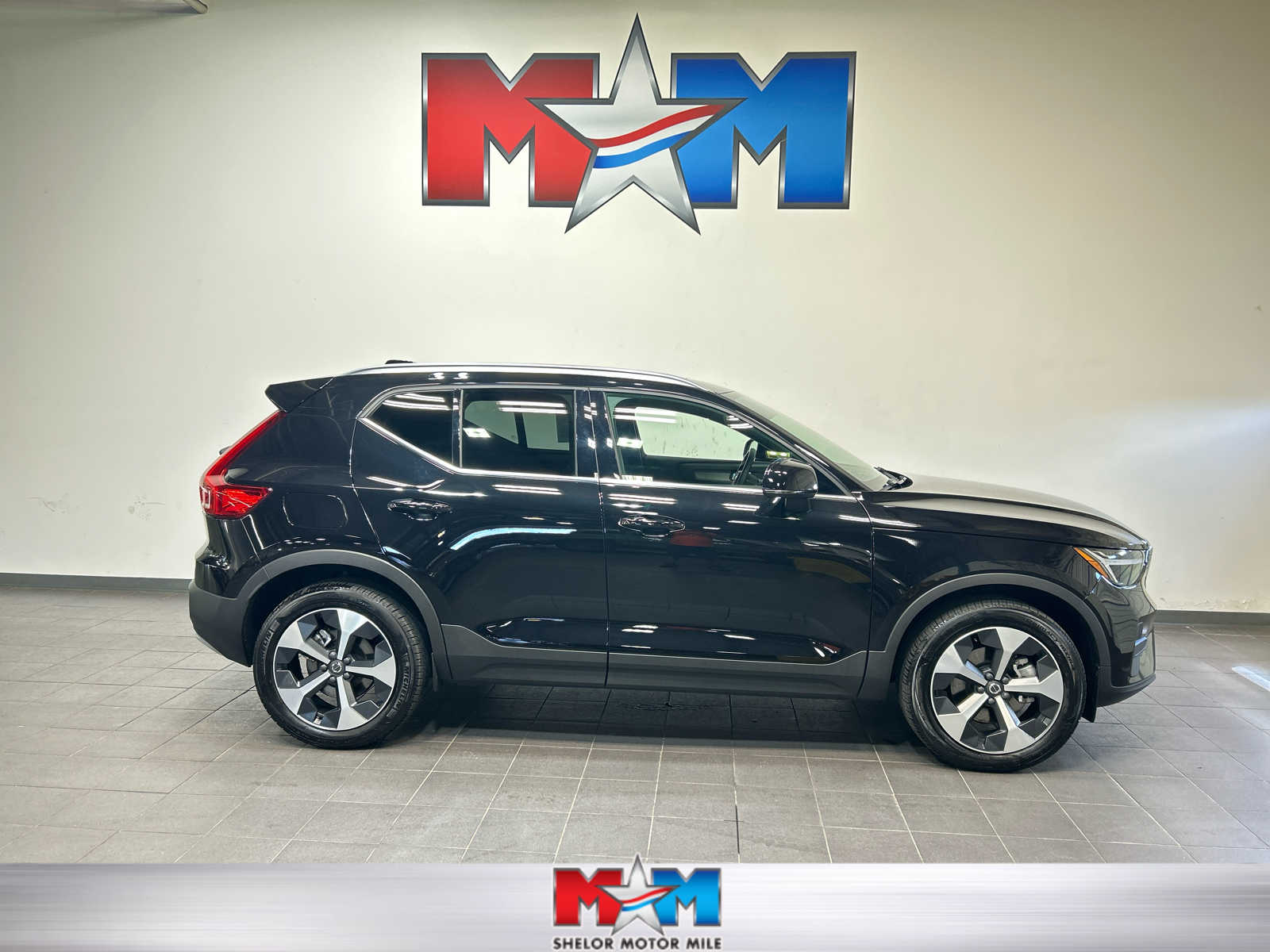 2025 Volvo XC40