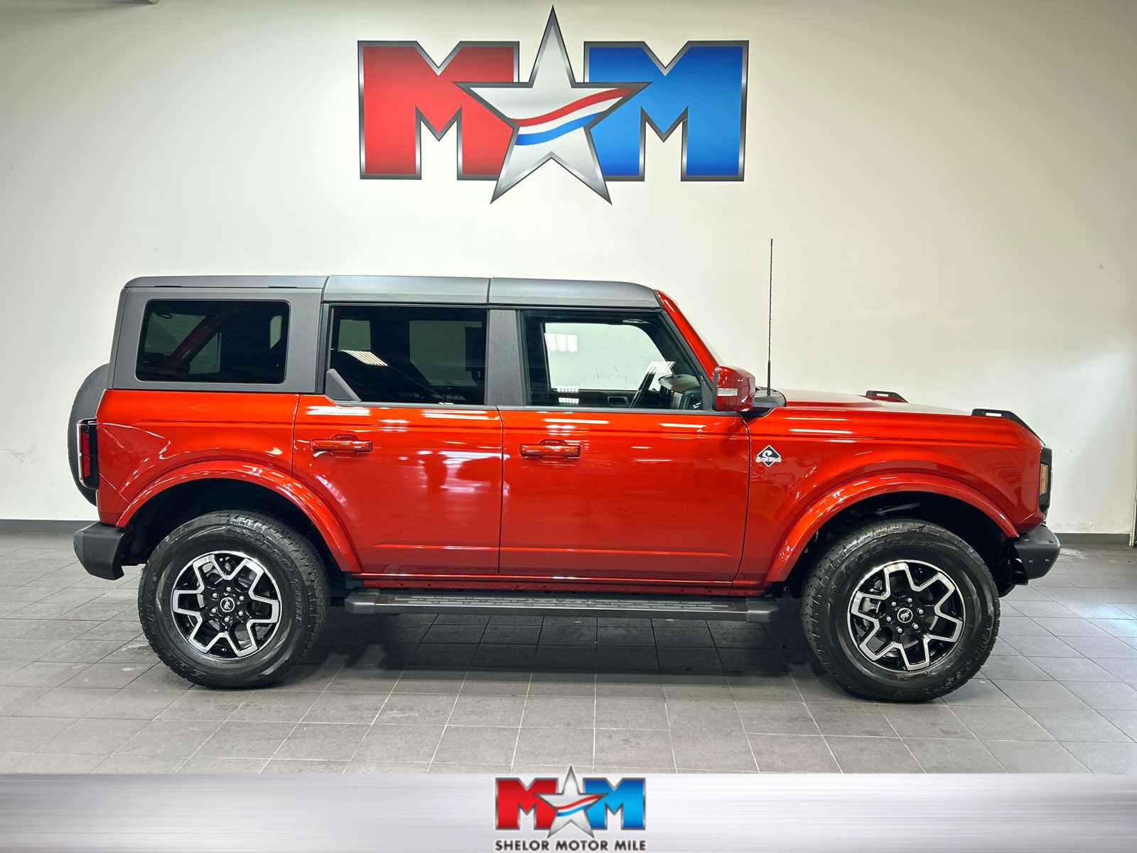 2024 Ford Bronco 4-Door Outer Banks