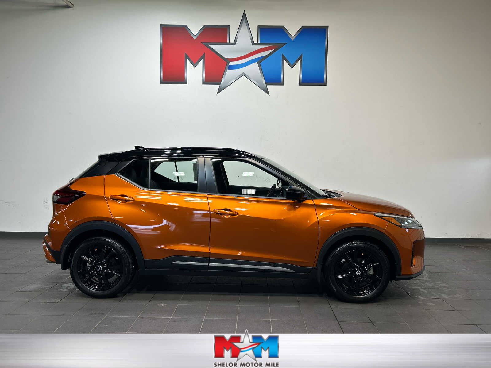 2023 Nissan Kicks SR