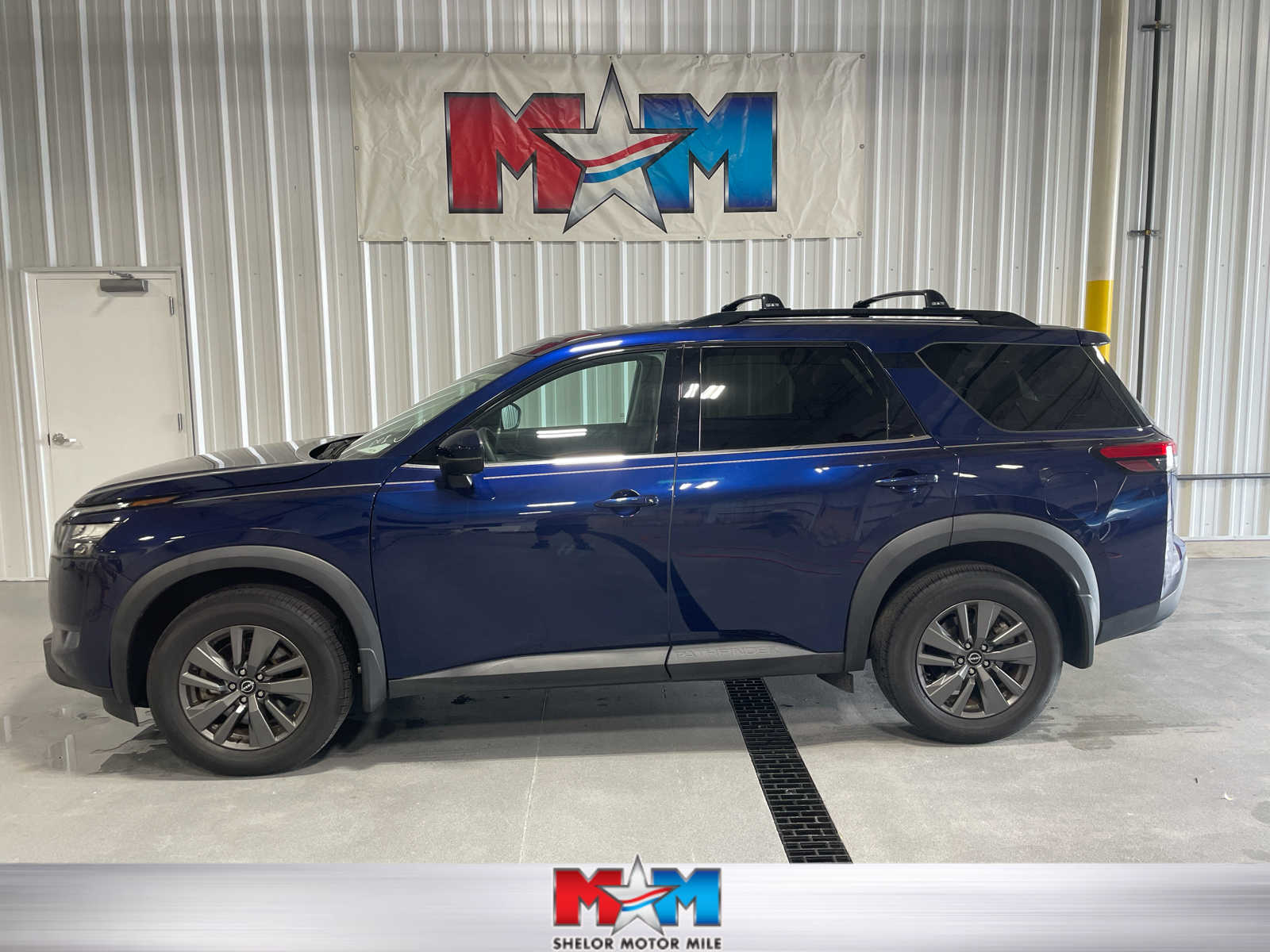 2024 Nissan Pathfinder SV