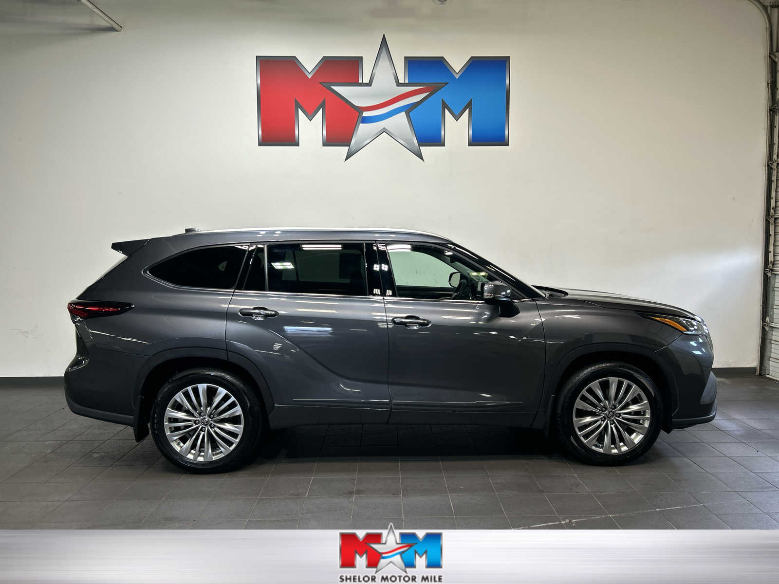 2025 Toyota Highlander Platinum