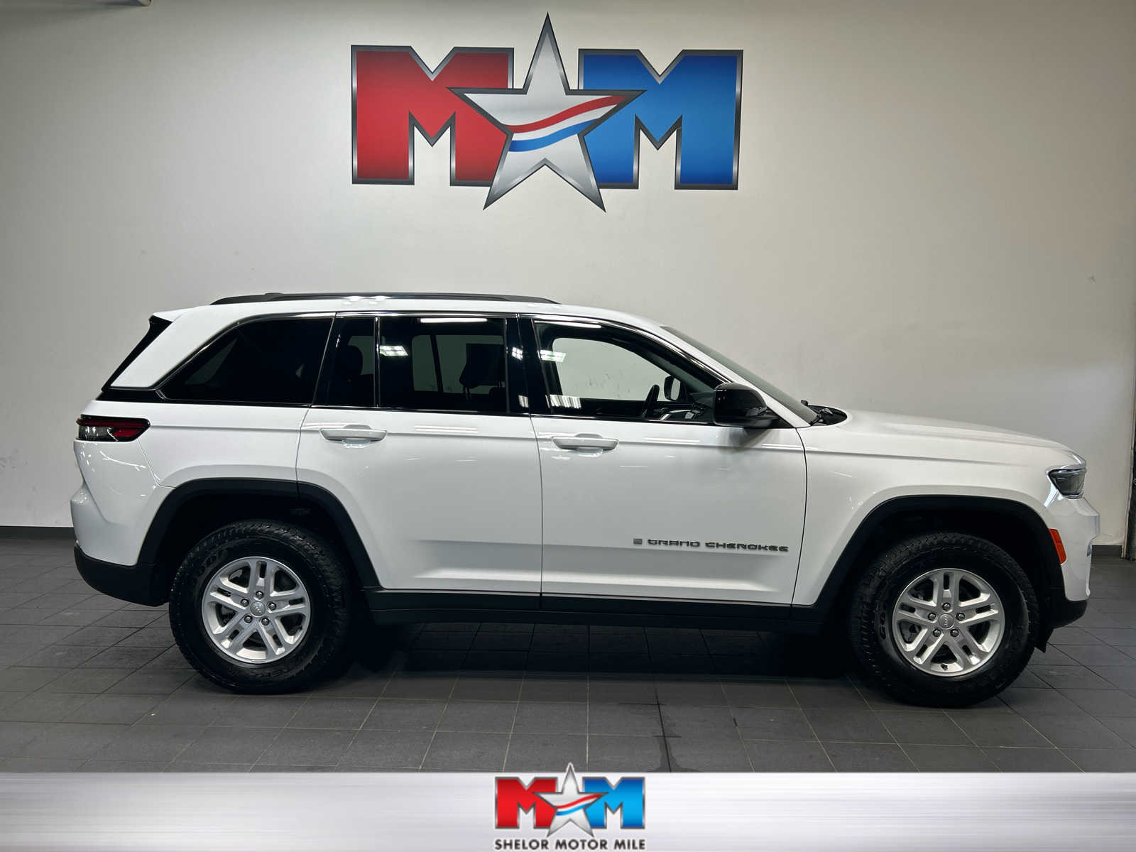 2023 Jeep Grand Cherokee Laredo