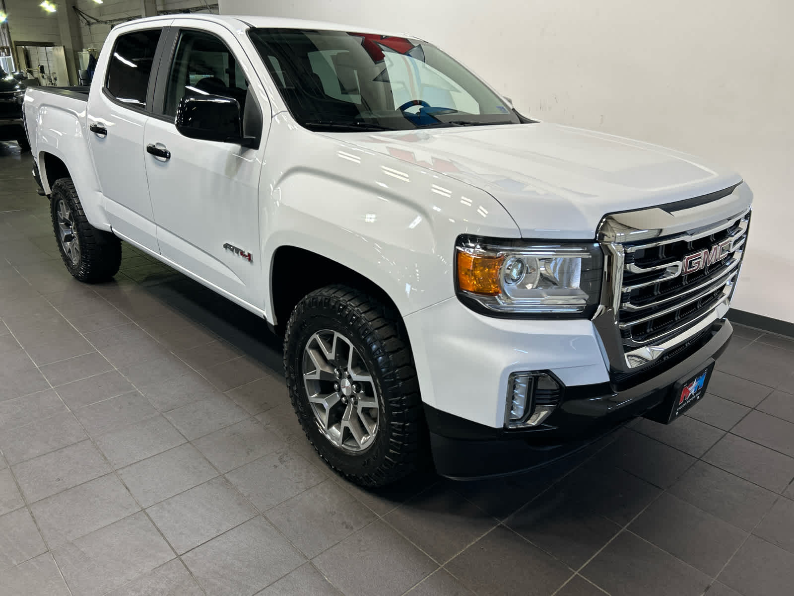 Used 2022 GMC Canyon AT4 w/Leather Truck Crew Cab