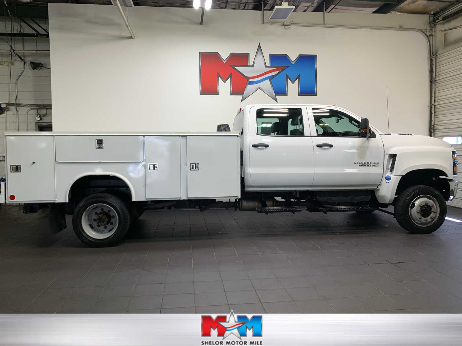 2022 Chevrolet Silverado 4500 Medium Duty Chassis Cab