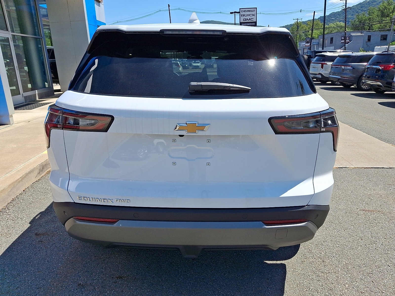 2027 Chevrolet Equinox LT - Photo 5