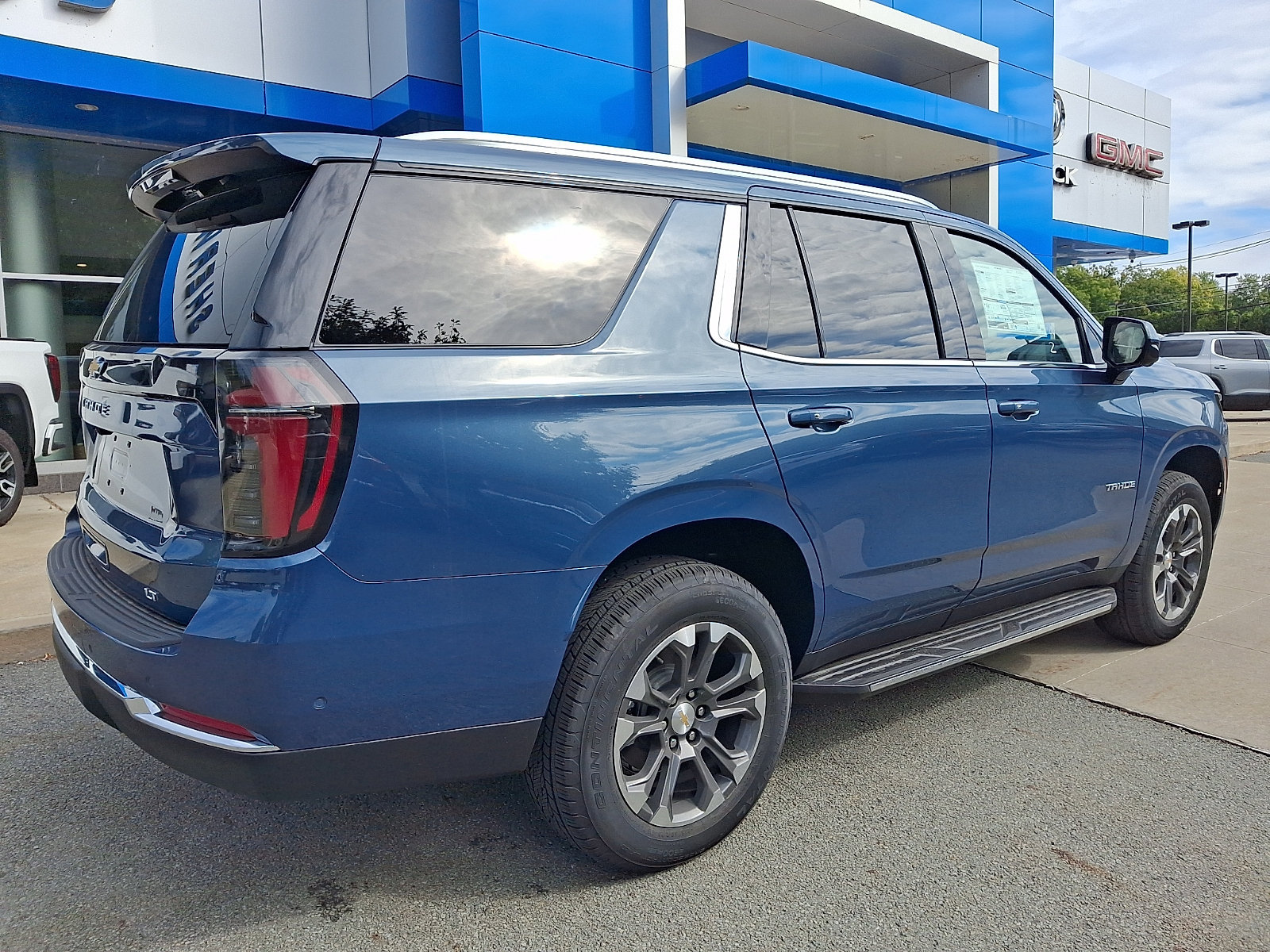 2026 Chevrolet Tahoe LT - Photo 6