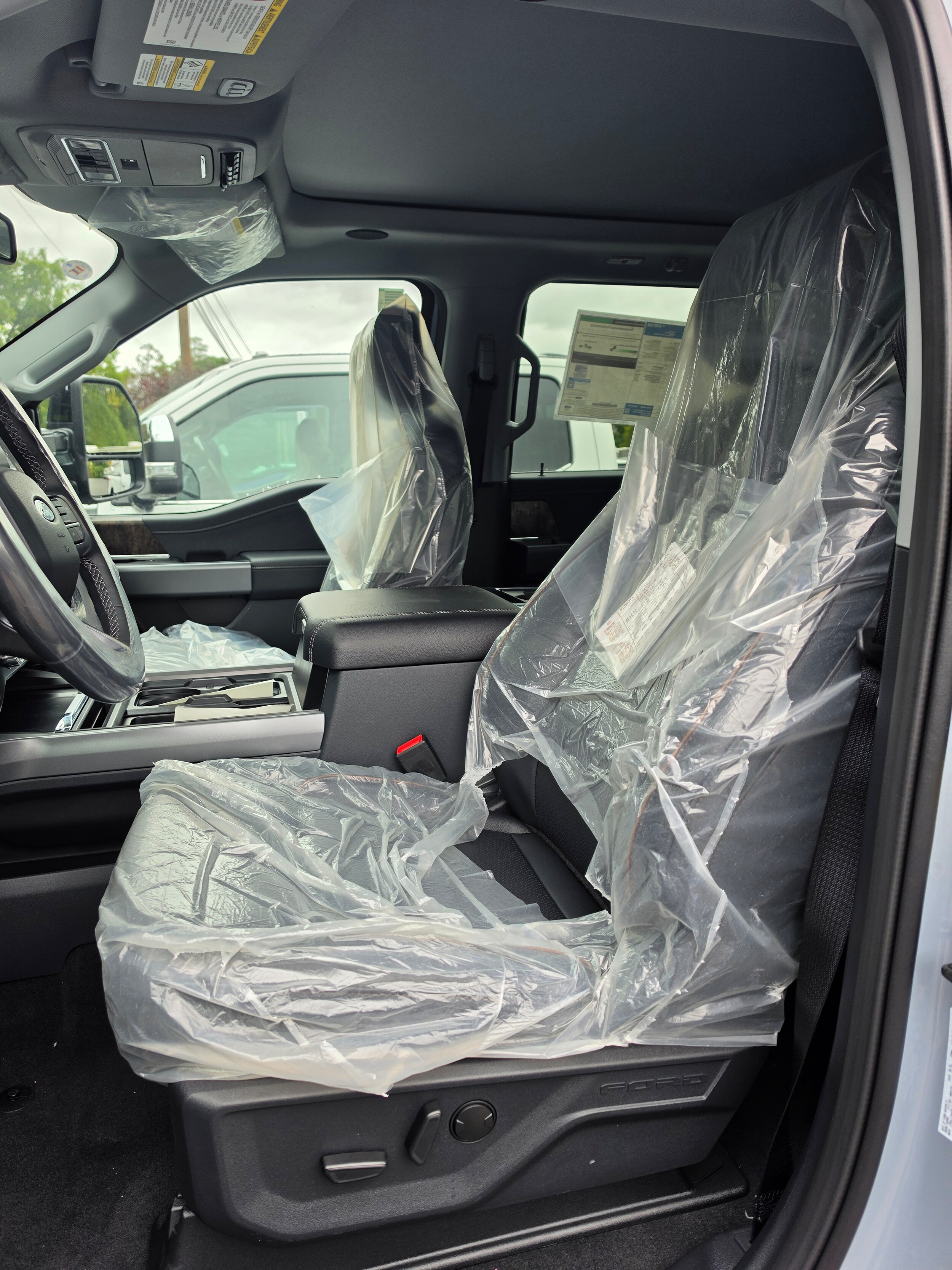 New 2027 Ford Super Duty F-250® Lariat® TRUCK