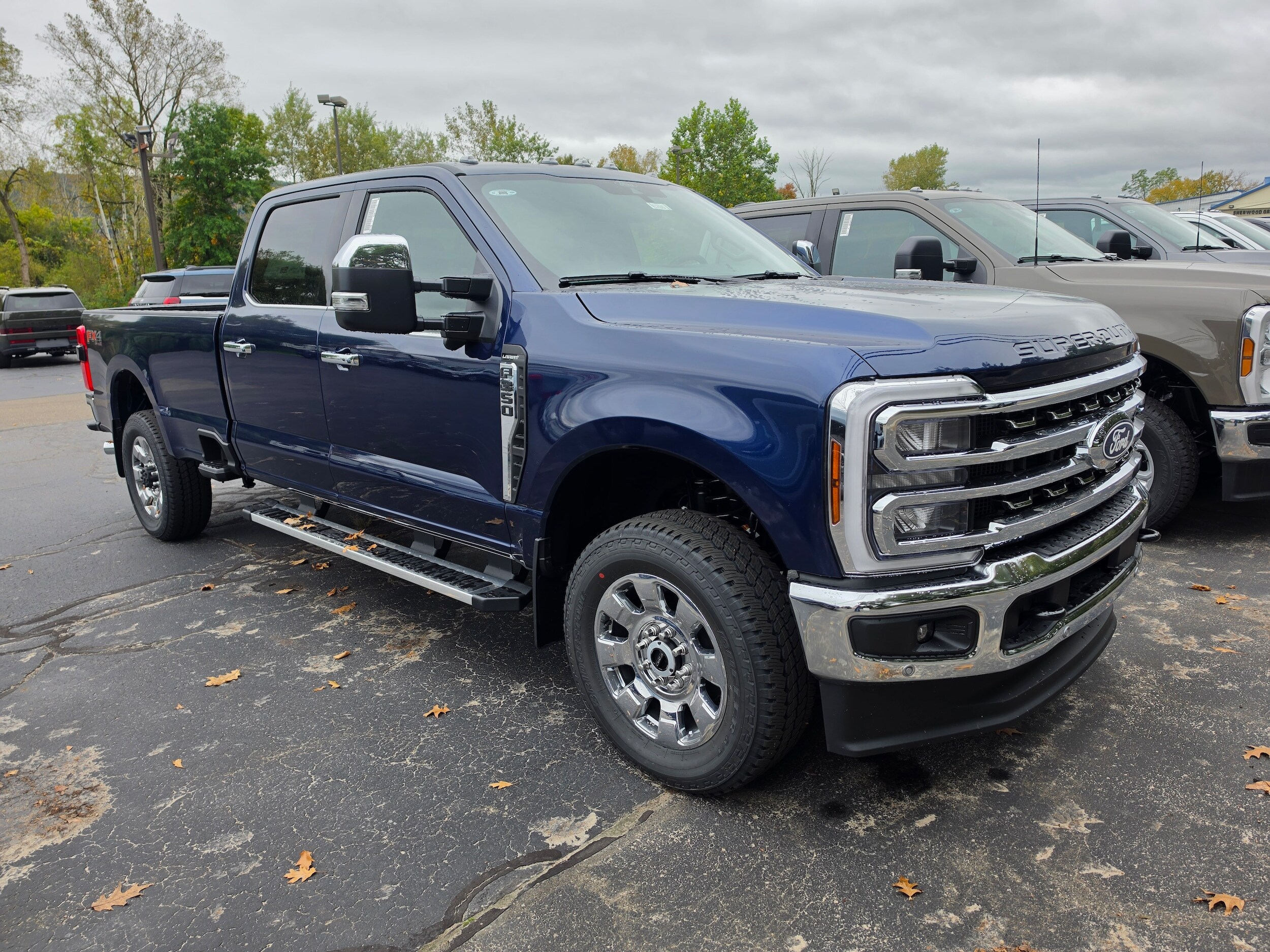 New 2027 Ford Super Duty F-350® Lariat® TRUCK