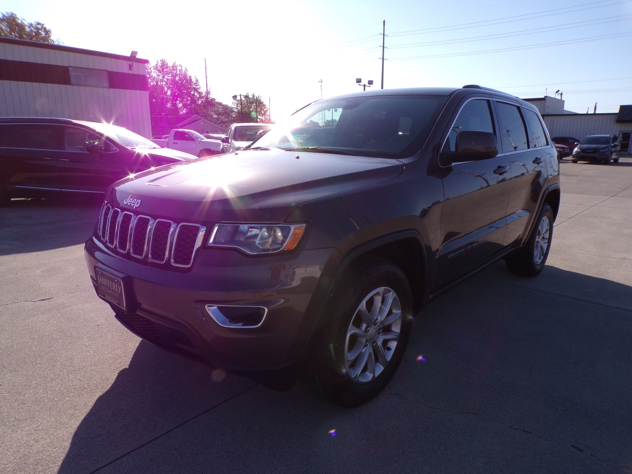 Used 2021 Jeep Grand Cherokee Laredo SUV