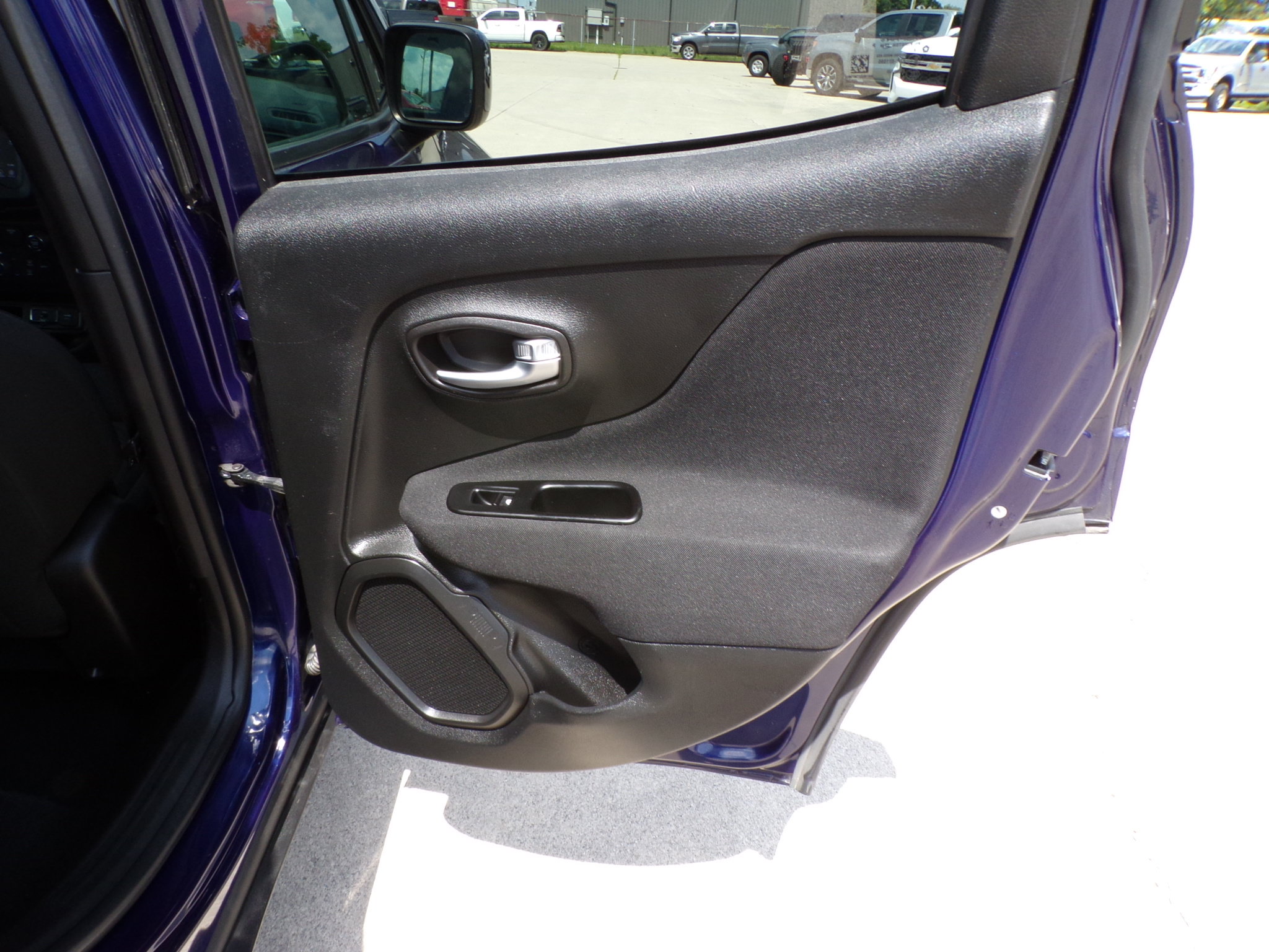2020 Jeep Renegade Latitude - Photo 27