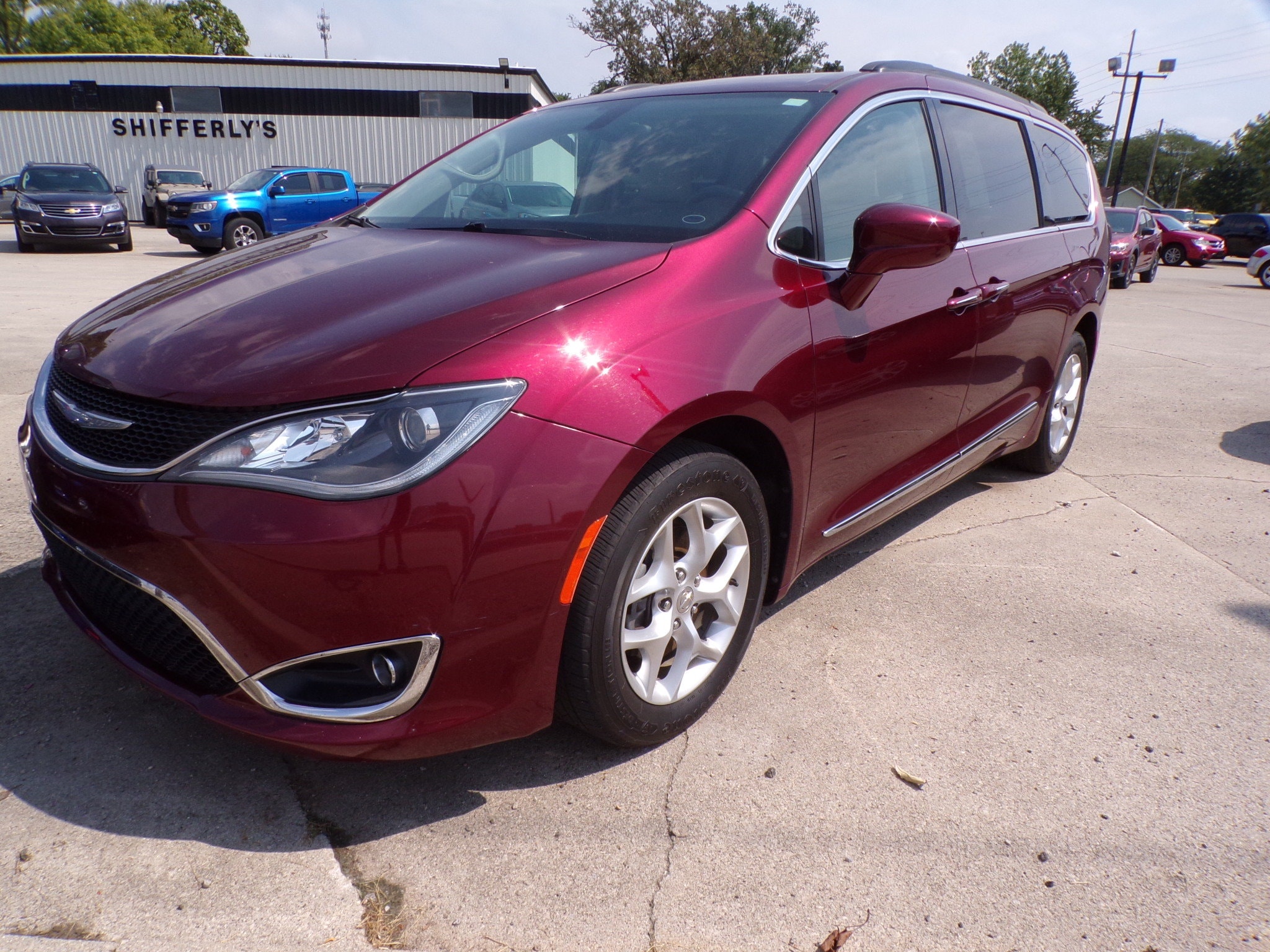 2017 Chrysler Pacifica Touring-L