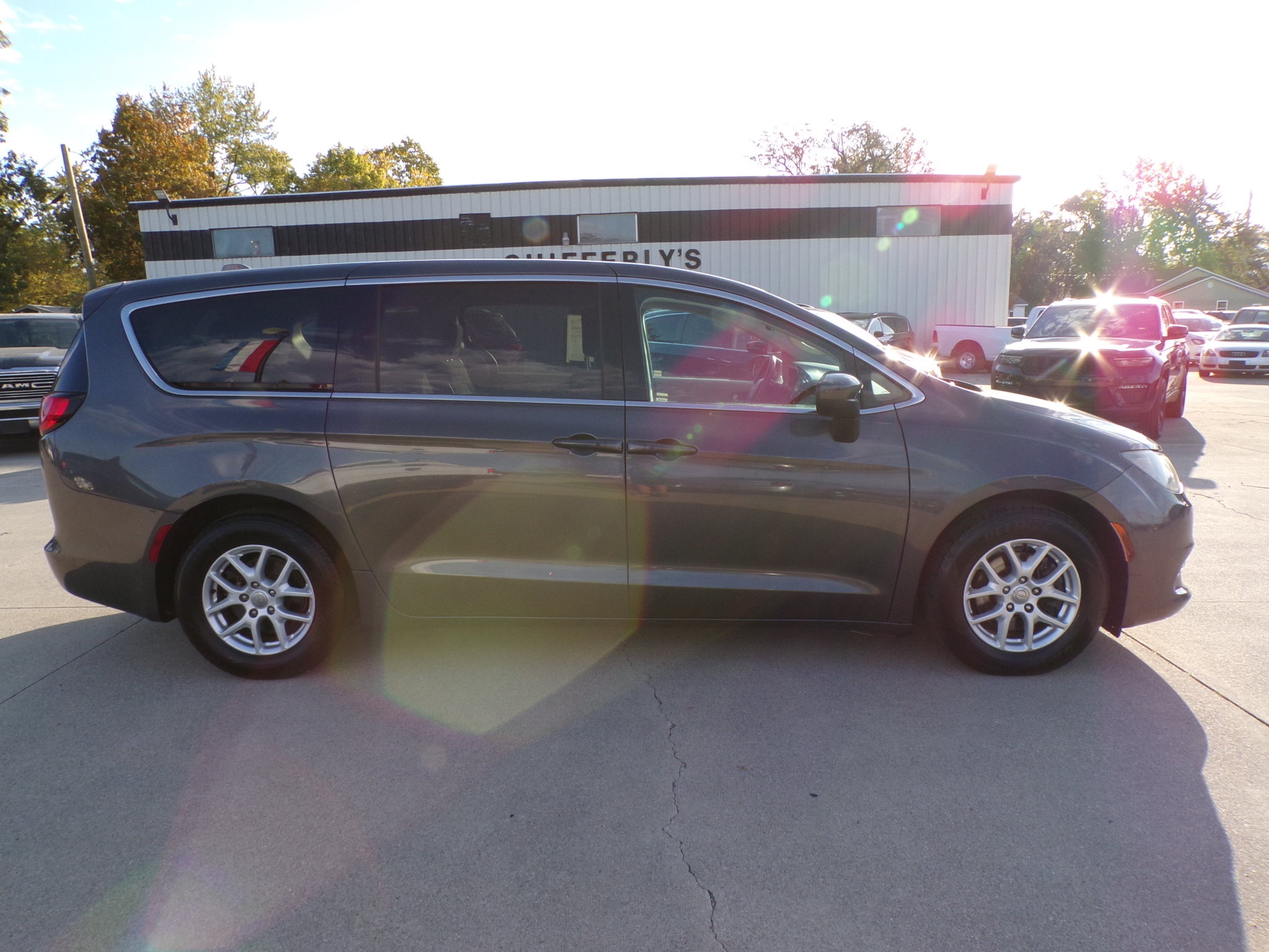 Used 2017 Chrysler Pacifica Touring Van