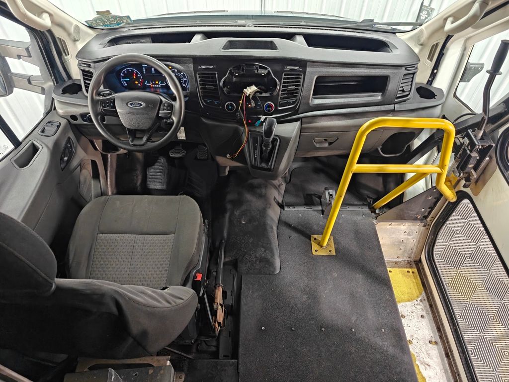 2021 Ford Transit Cutaway Base - Photo 31