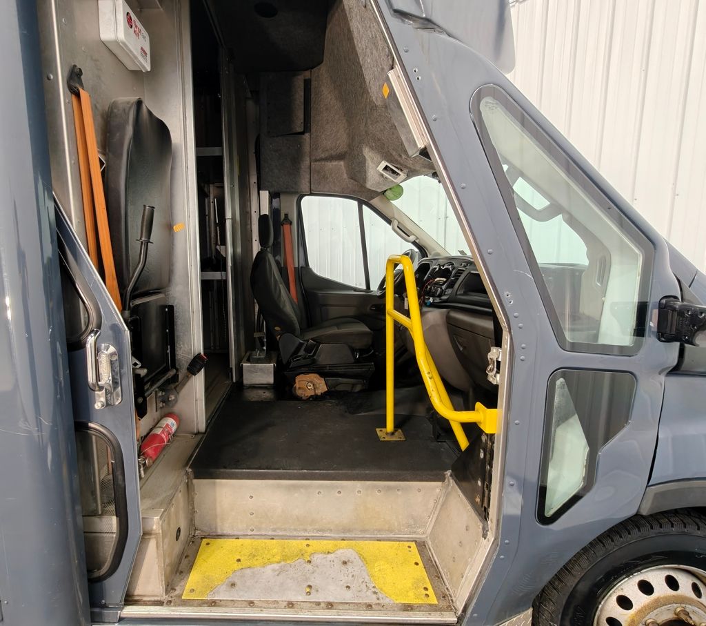 2021 Ford Transit Cutaway Base - Photo 28