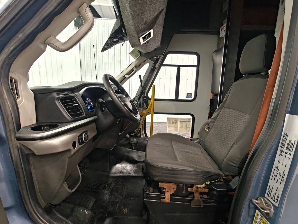 2021 Ford Transit Cutaway Base - Photo 33