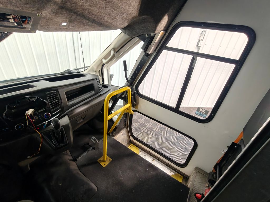 2021 Ford Transit Cutaway Base - Photo 30