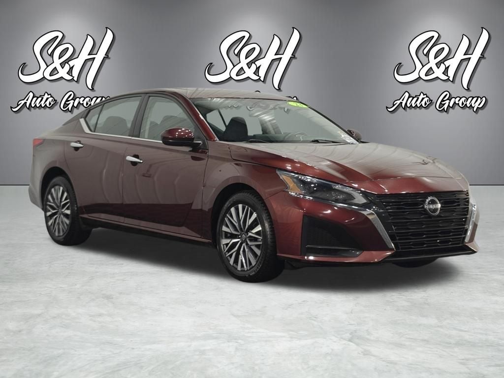 Used 2023 Nissan Altima 2.5 SV Sedan