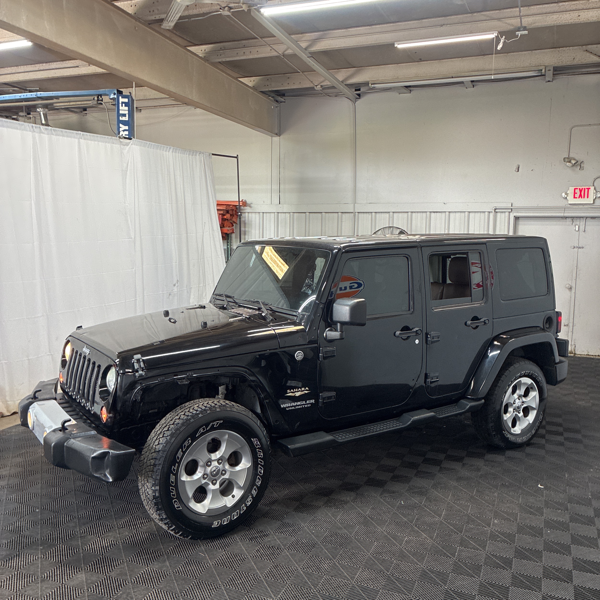 Used 2014 Jeep Wrangler Unlimited Sahara 4x4 SUV
