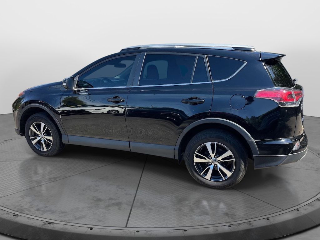 Used 2018 Toyota RAV4 XLE SUV