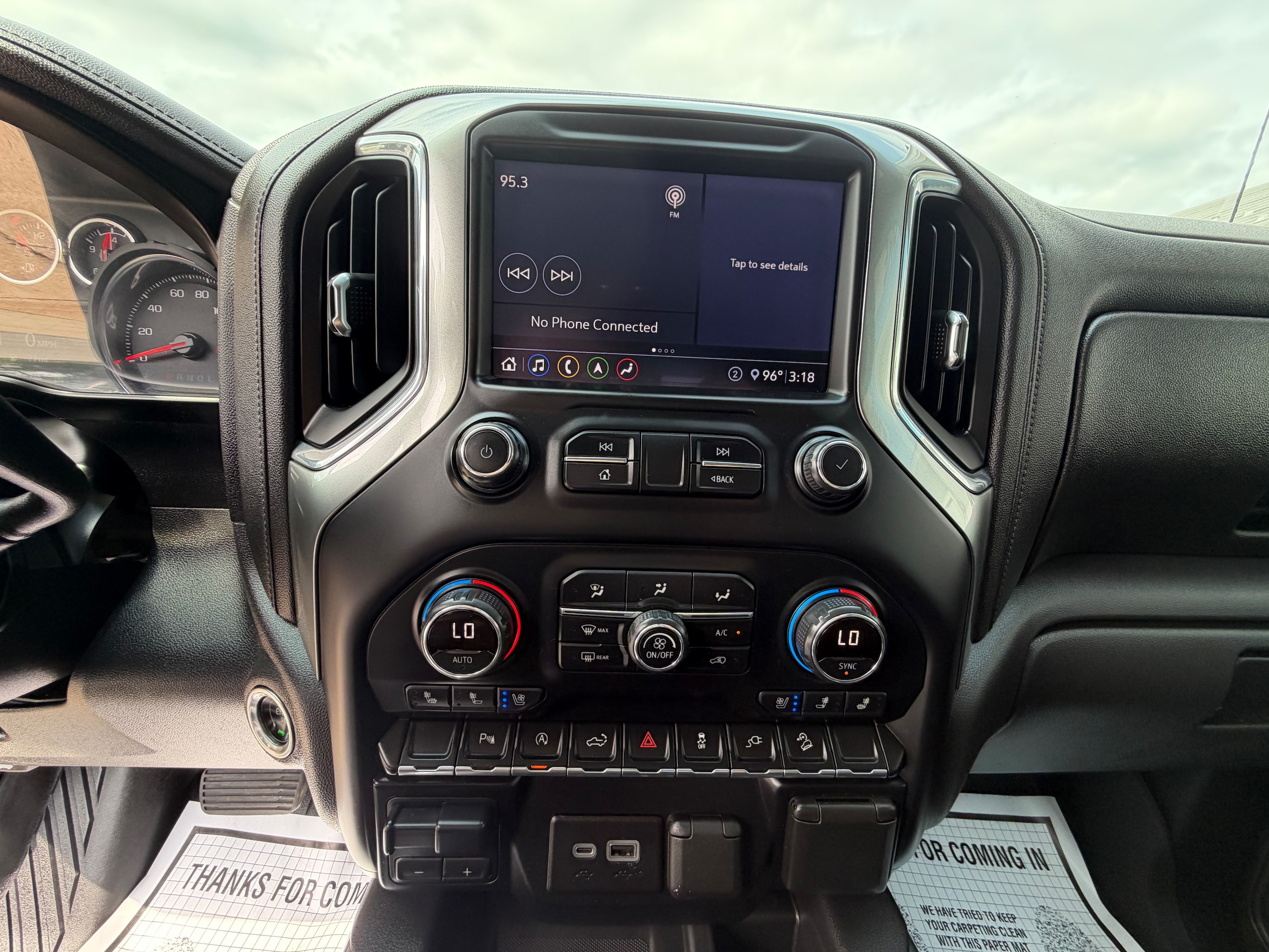 2020 Chevrolet Silverado 1500 LTZ - Photo 31