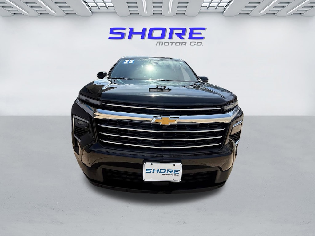 Used 2025 Chevrolet Traverse LT SUV