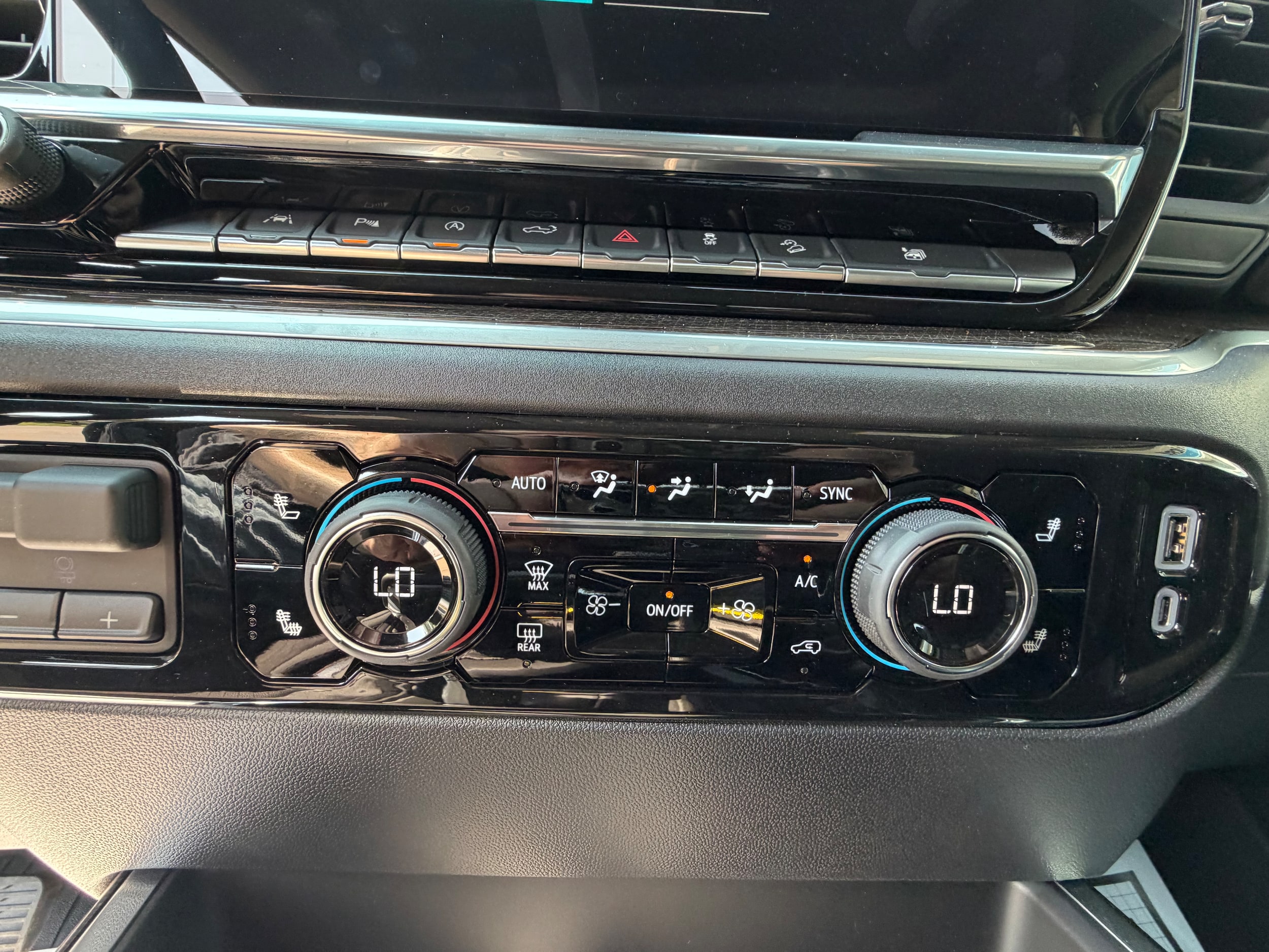 2026 Chevrolet Silverado 1500 RST - Photo 33