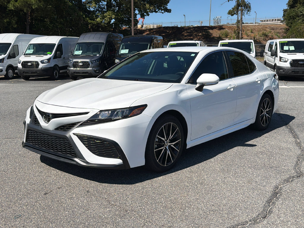 Used 2024 Toyota Camry SE Sedan
