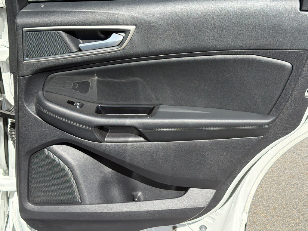 2020 Ford Edge SEL - Photo 16