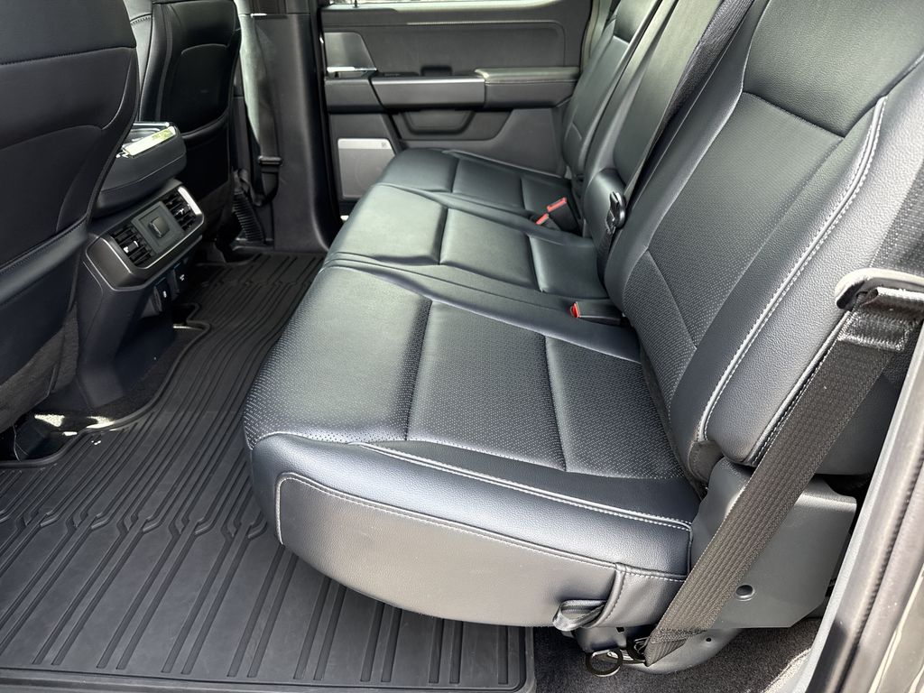 2025 Ford F-150 Lariat - Photo 18