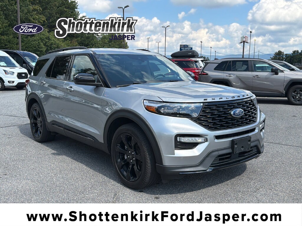 Used 2024 Ford Explorer