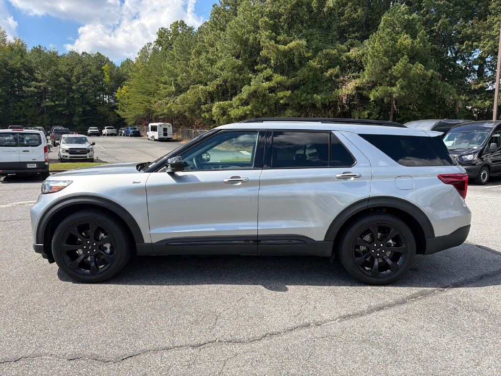 Used 2024 Ford Explorer