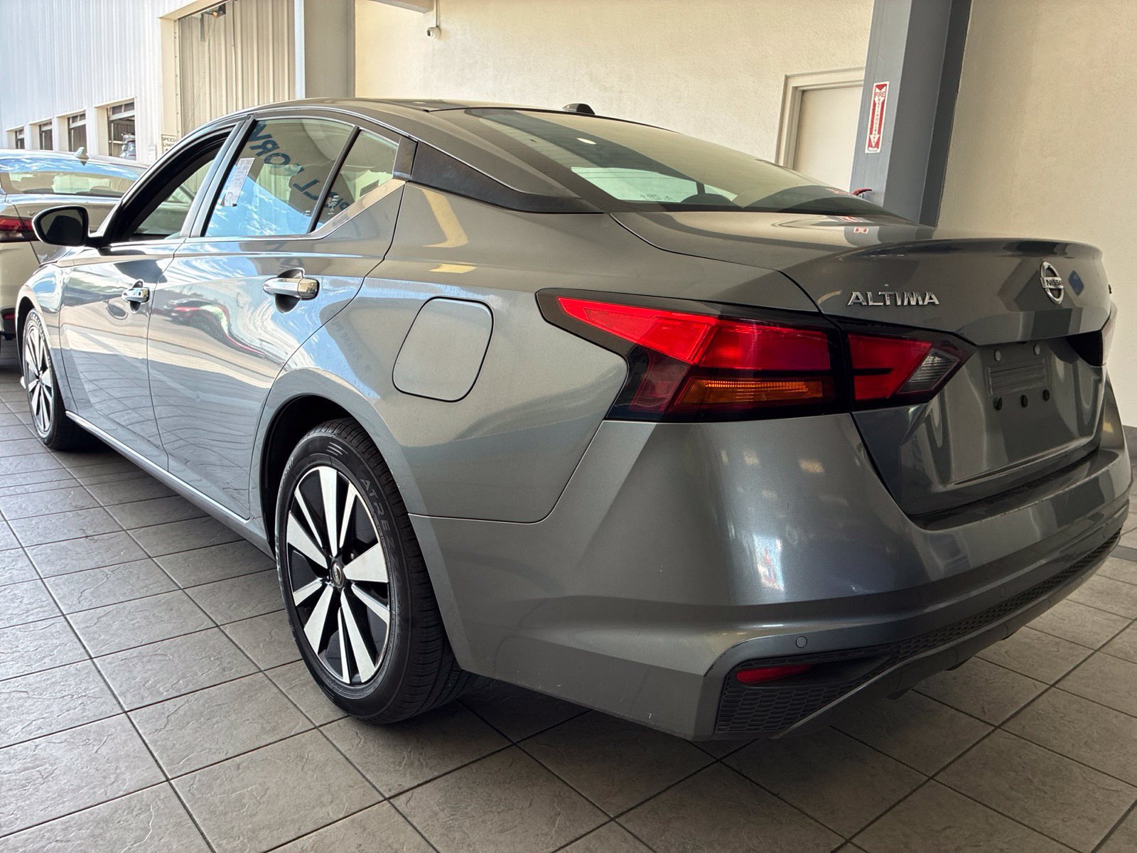 Used 2022 Nissan Altima 2.5 SV Sedan
