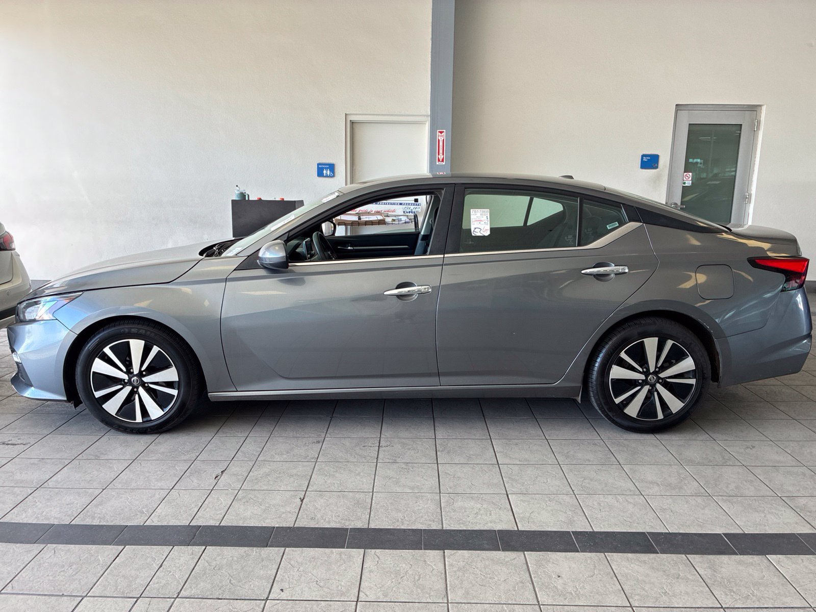 Used 2022 Nissan Altima 2.5 SV Sedan