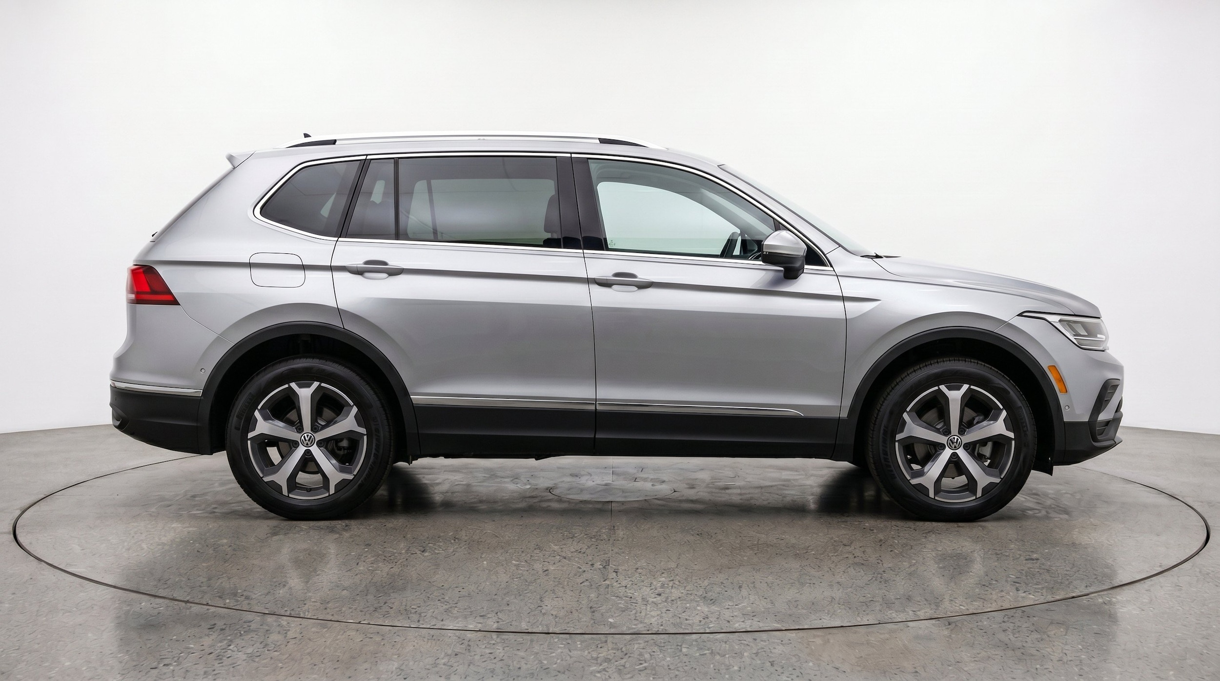 Thumbnail: 2026 Volkswagen Tiguan - 10