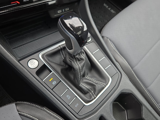 2026 Volkswagen Jetta SE - Photo 15