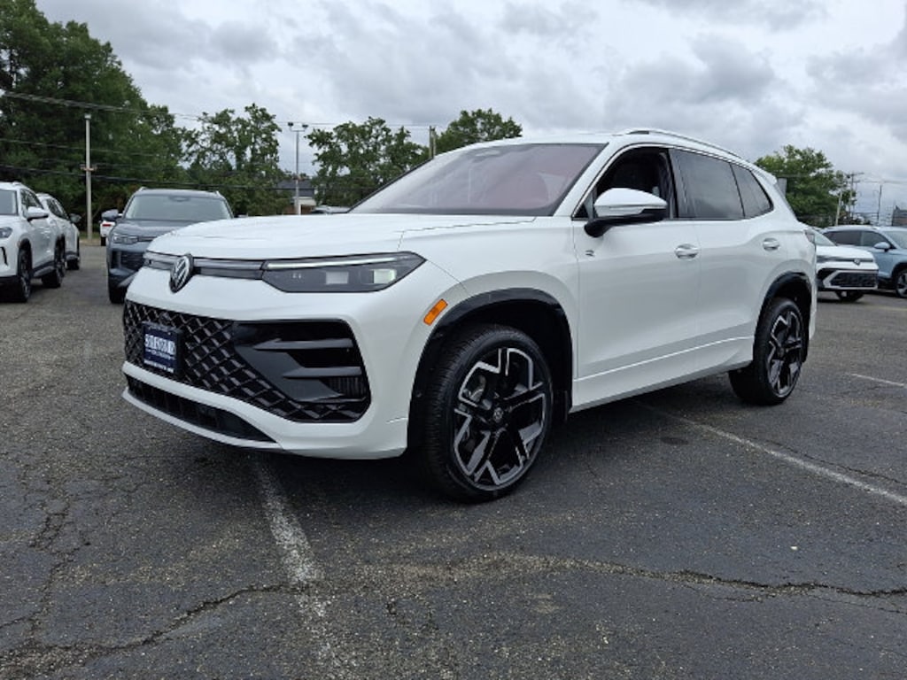 New 2026 Volkswagen Tiguan SEL R-Line Turbo SUV