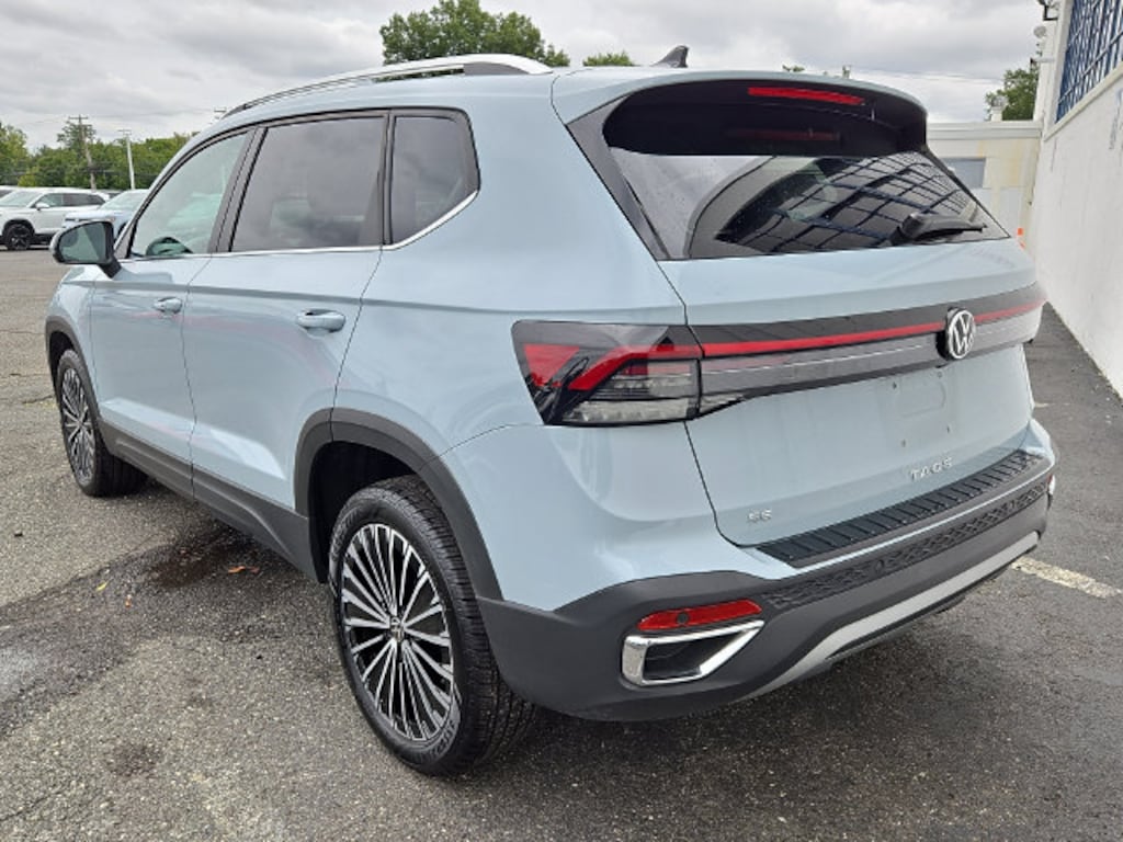 Certified 2026 Volkswagen Taos 1.5T SE SUV