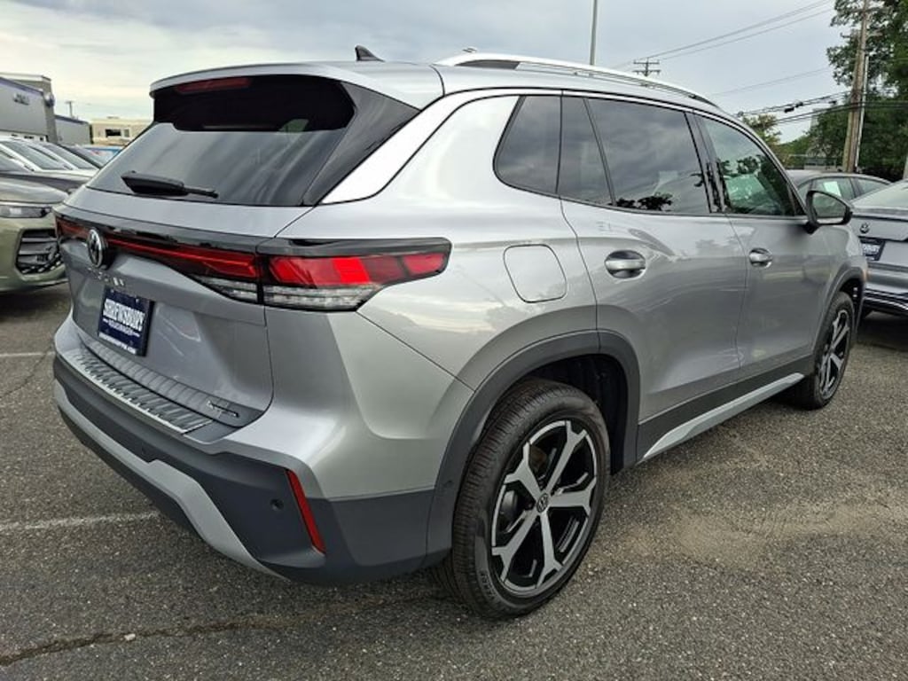 New 2026 Volkswagen Tiguan SE SUV