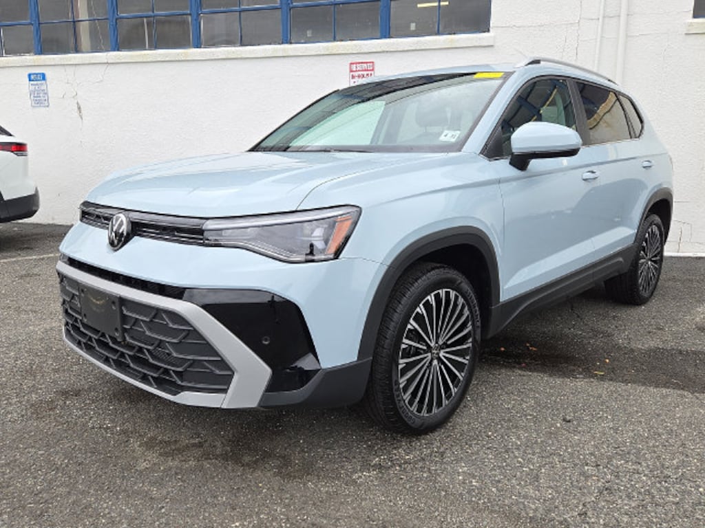 Certified 2026 Volkswagen Taos 1.5T SE SUV