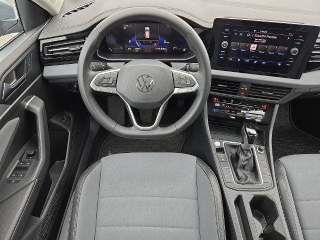 2026 Volkswagen Jetta SE - Photo 11