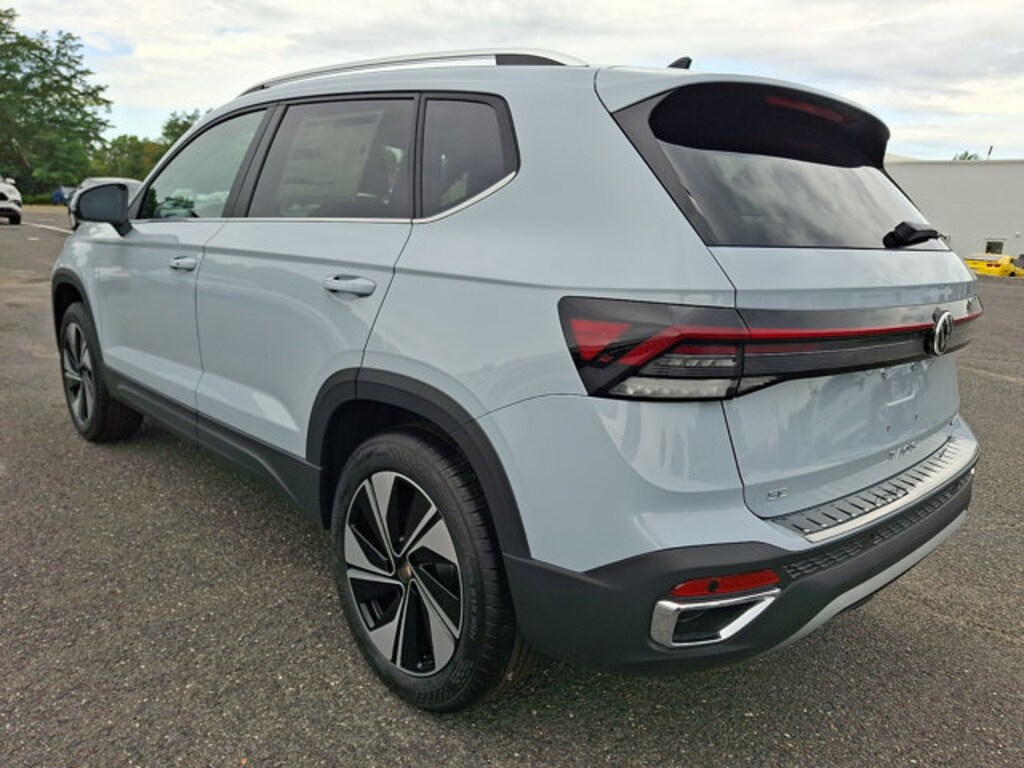 New 2027 Volkswagen Taos 1.5T SE SUV