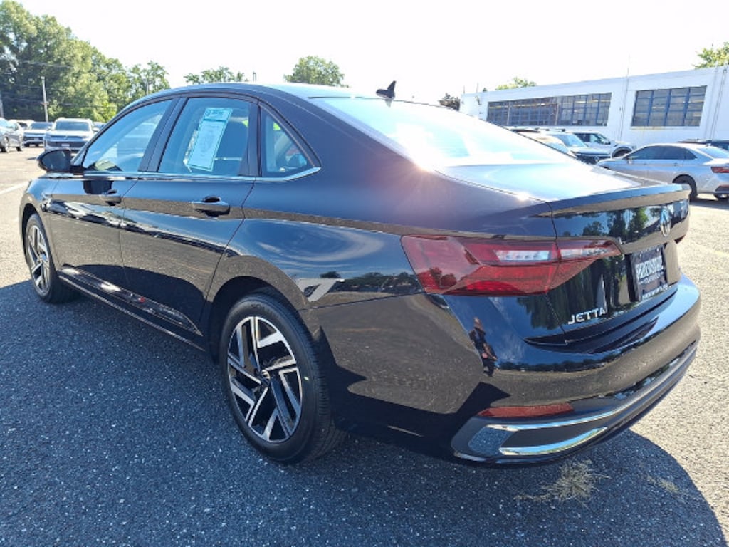 Used 2024 Volkswagen Jetta 1.5T SEL Sedan