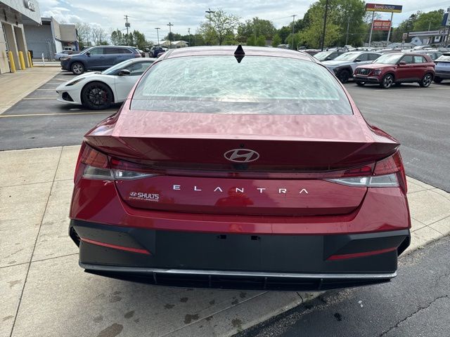 2024 Hyundai Elantra SEL - Photo 16