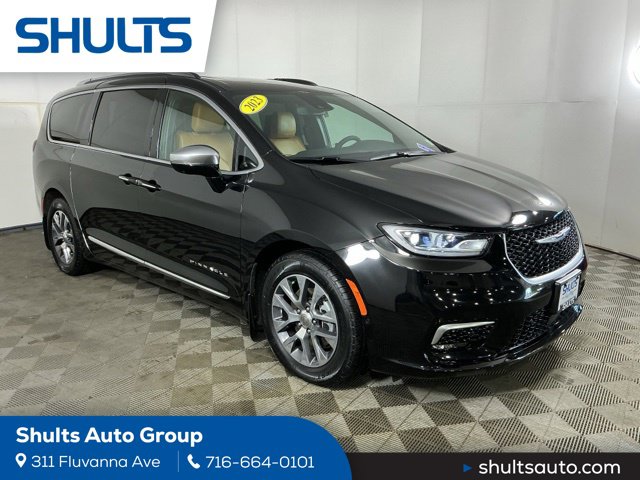 Used 2023 Chrysler Pacifica Hybrid Pinnacle Minivan/Van