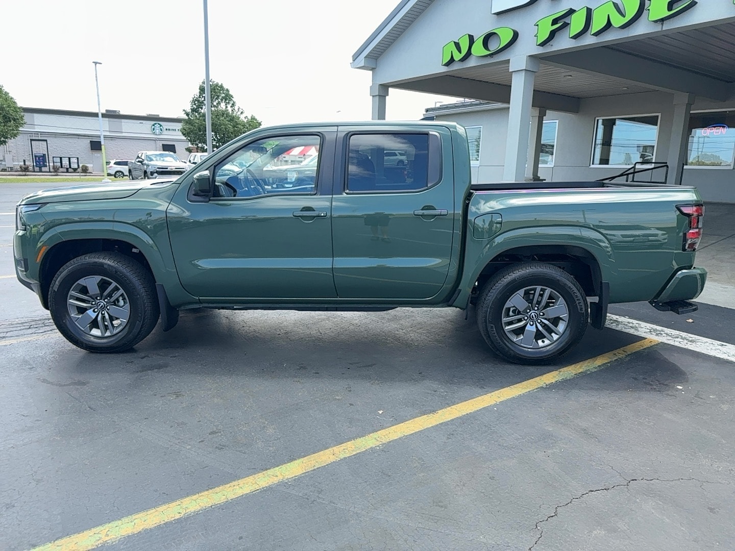 2025 Nissan Frontier SV - Photo 4